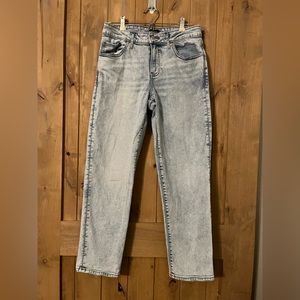 Express Boyfriend Mid Rise jeans in size 6R